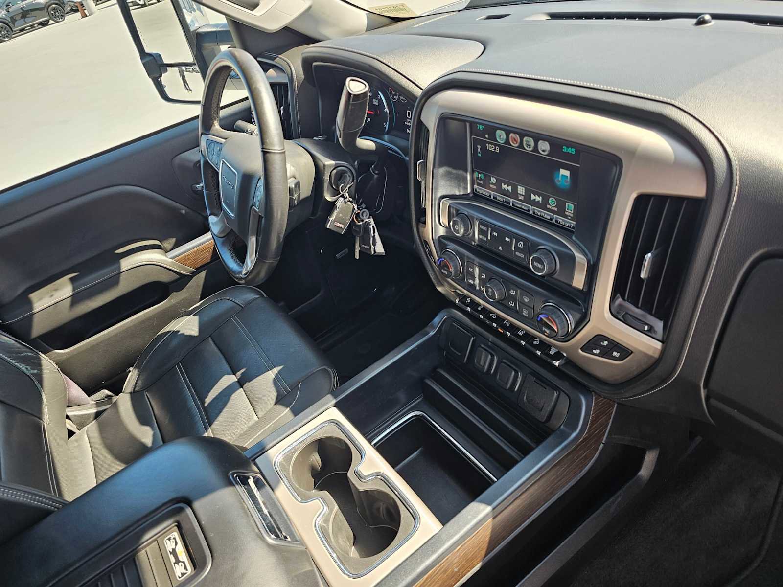 Used 2017 GMC Sierra 2500 Denali w/ Duramax Plus Package AWD/4WD image 11