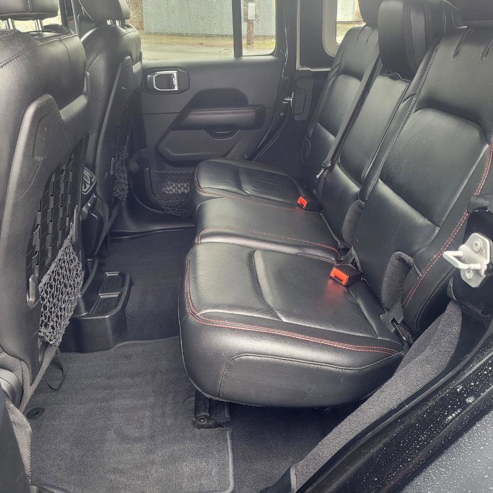 Used 2018 Jeep Wrangler Unlimited Rubicon w/ Dual Top Group image 32