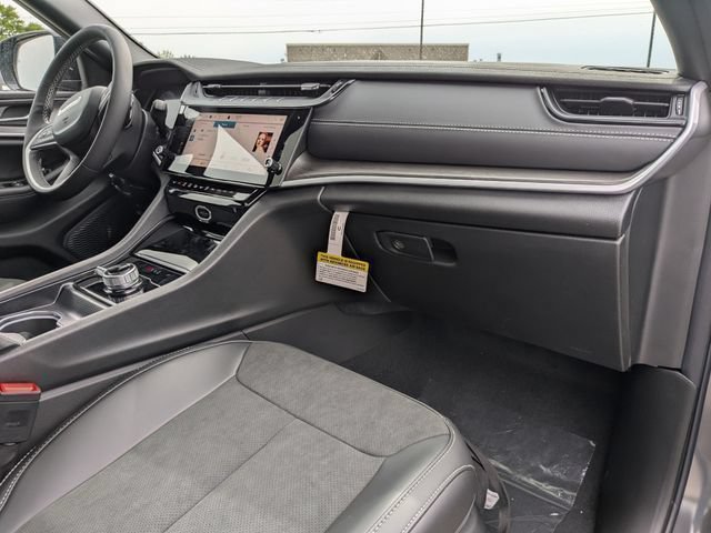 New 2026 Jeep Grand Cherokee Altitude AWD/4WD image 7