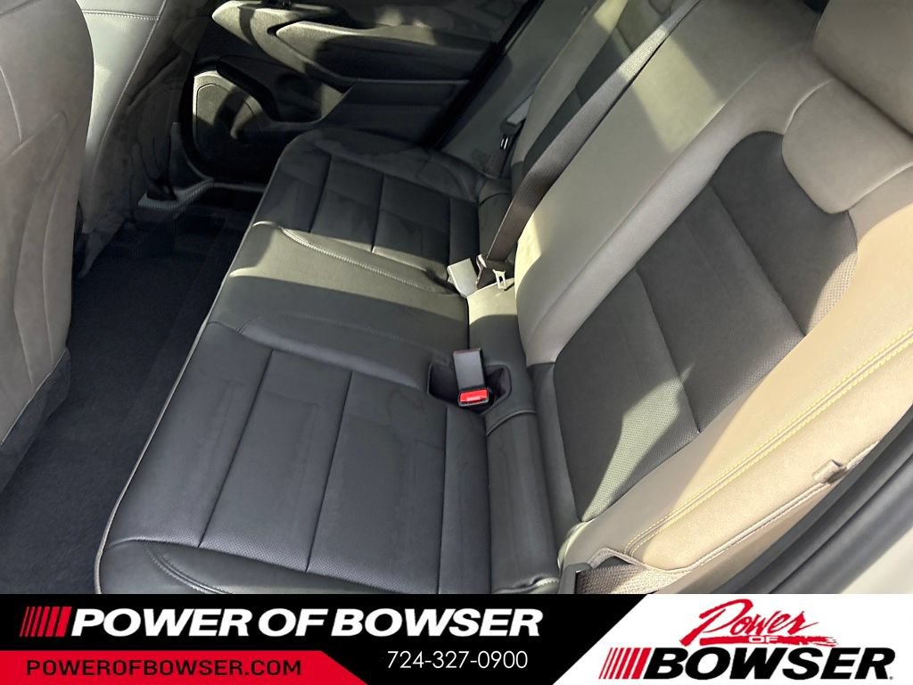 New 2026 Chevrolet Trax ACTIV w/ Sunroof Package FWD image 5