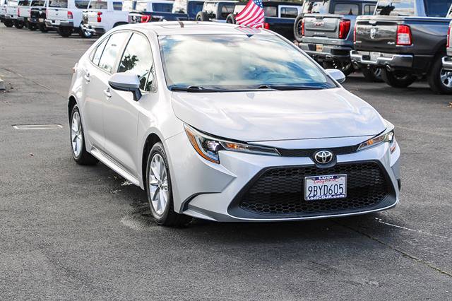 Used 2020 Toyota Corolla LE w/ LE Premium Package image 5