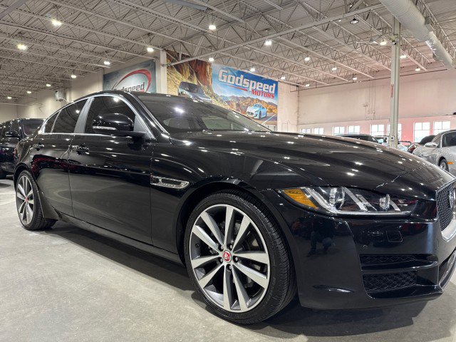 Used 2017 Jaguar XE Prestige image 22