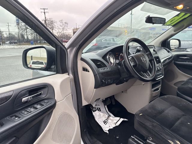 Used 2016 Dodge Grand Caravan SE w/ SE Plus Package image 12