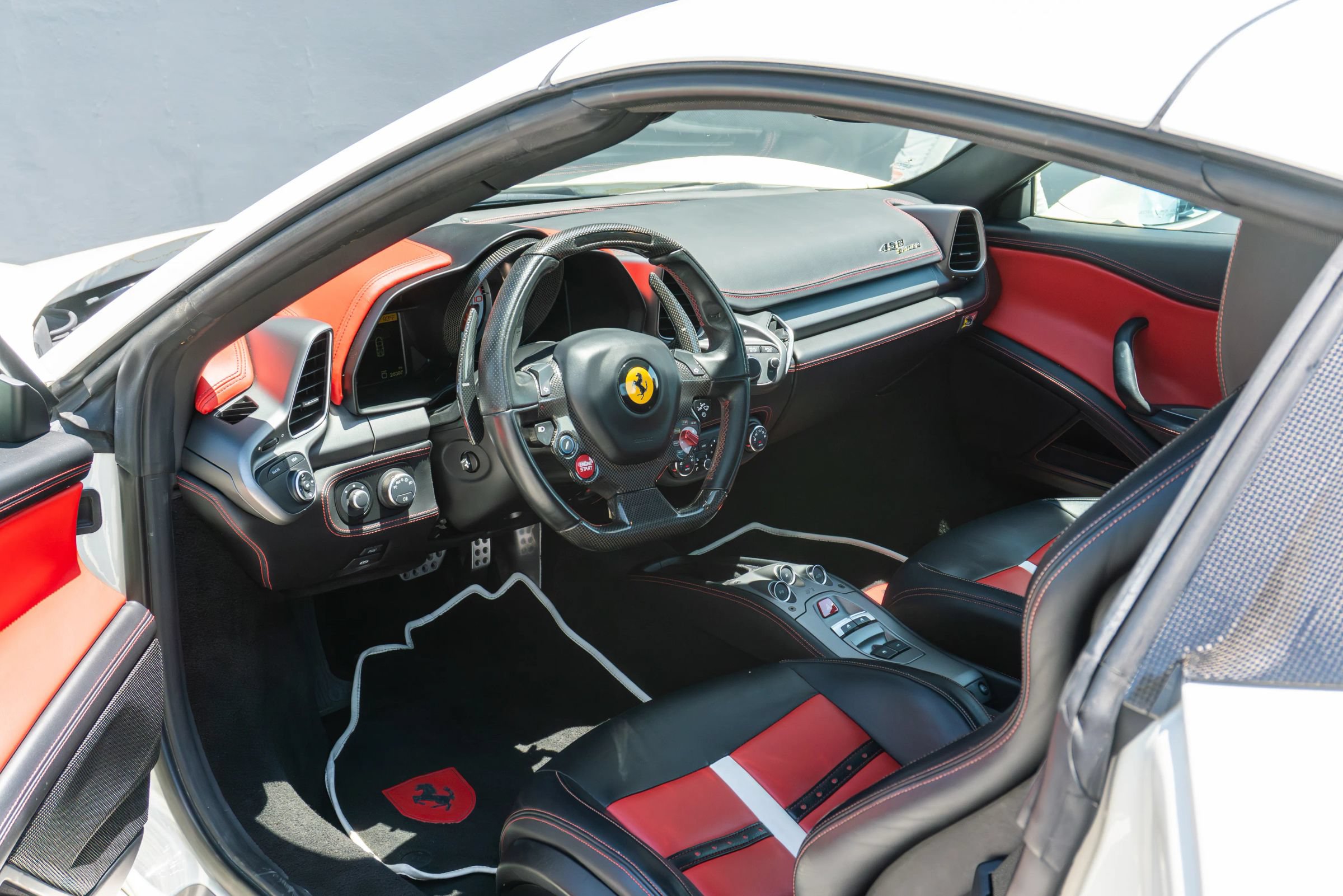 Used 2014 Ferrari 458 Spider RWD image 68
