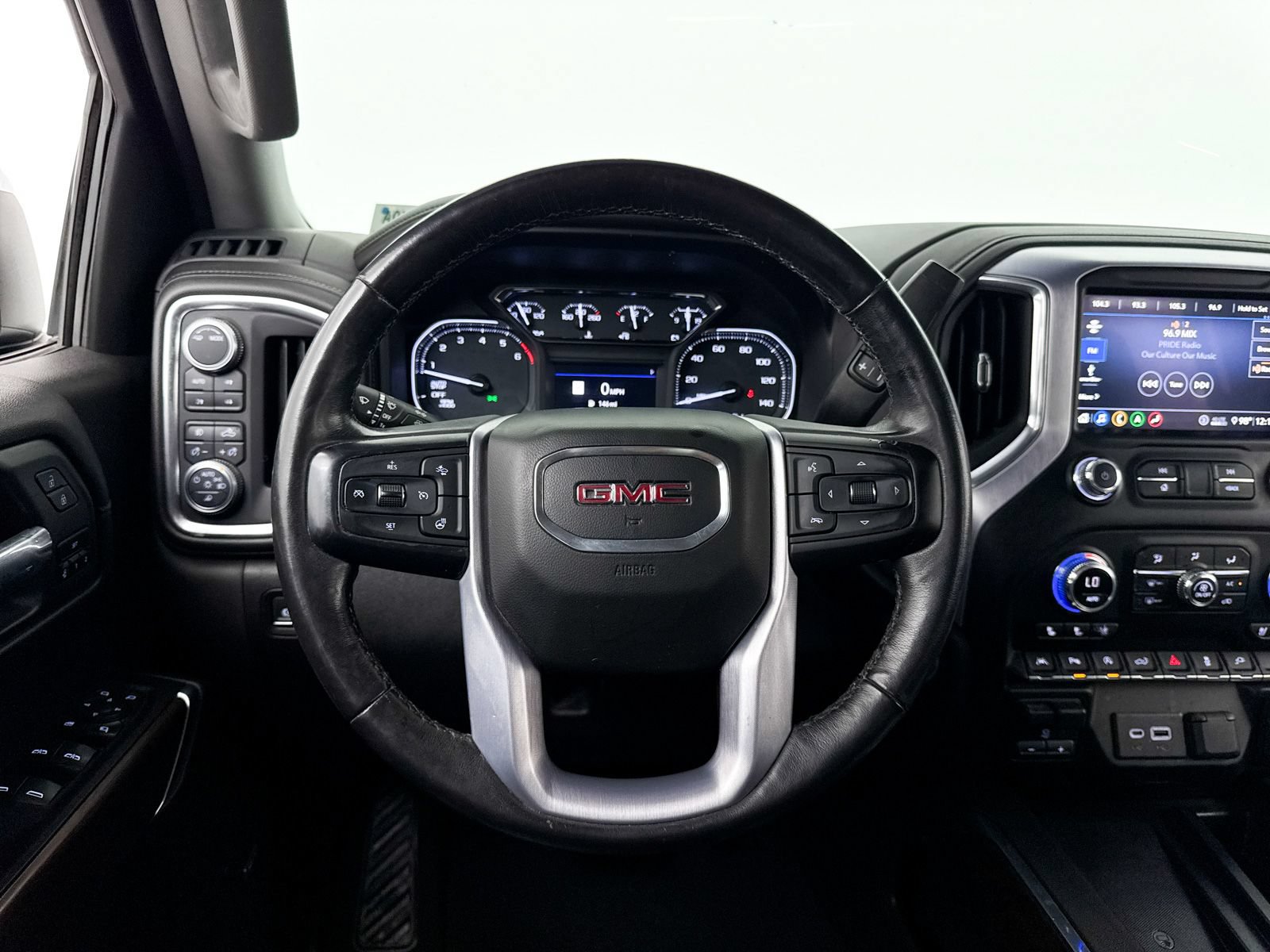 Used 2020 GMC Sierra 1500 SLT w/ SLT Premium Plus Package AWD/4WD image 3