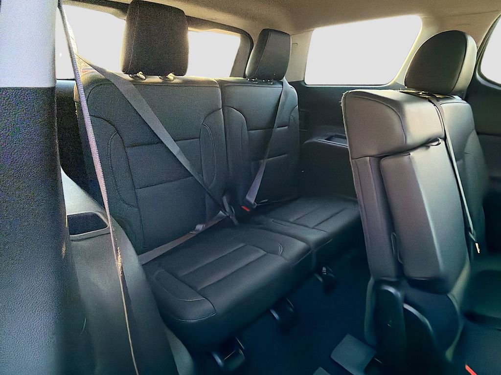 Used 2023 GMC Acadia SLT image 23