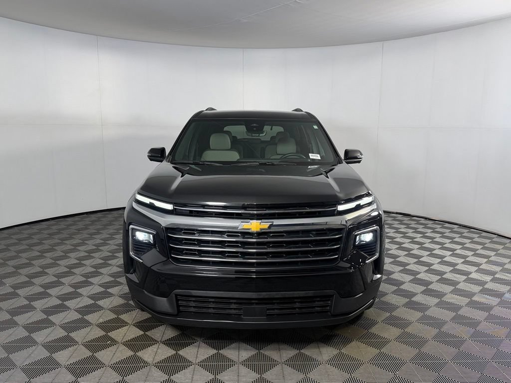 Used 2026 Chevrolet Traverse LT w/ Driver Confidence Package FWD image 3