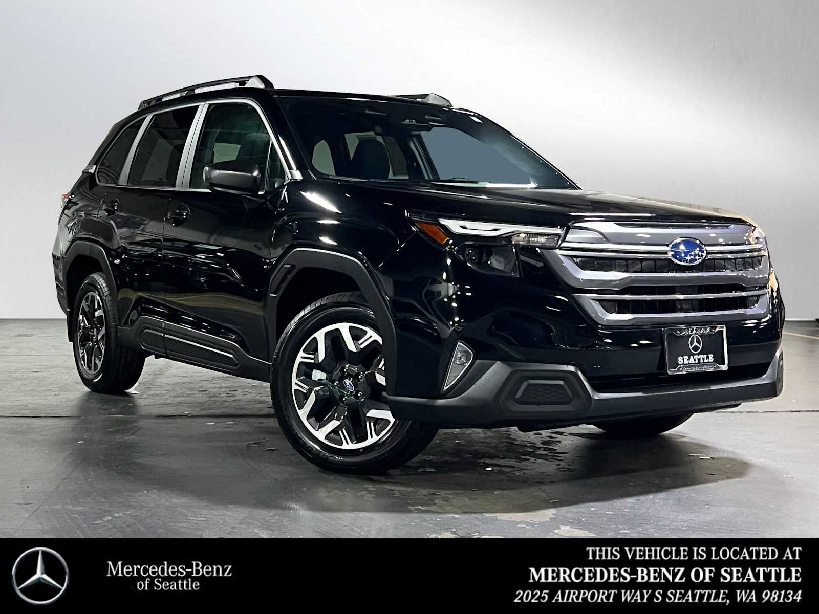 Used 2025 Subaru Forester Premium image 1