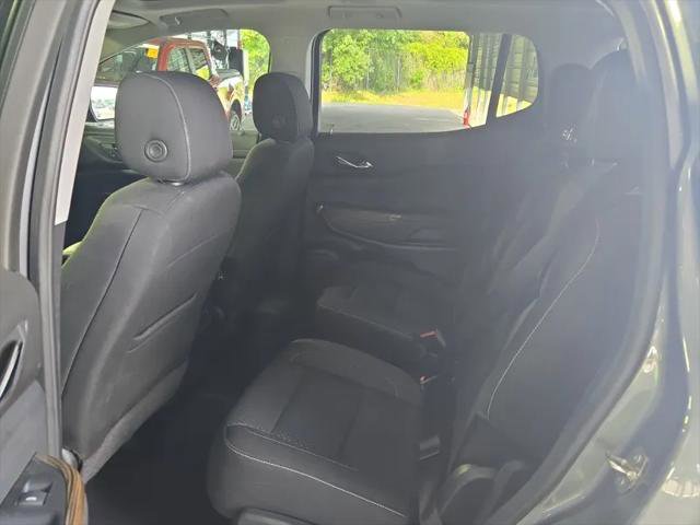 Used 2022 GMC Acadia SLE w/ Driver Convenience Package FWD image 18