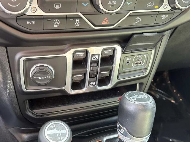 Used 2018 Jeep Wrangler Unlimited Sahara image 28