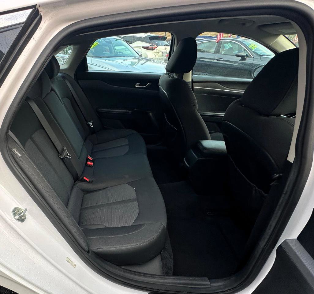 Used 2022 Kia K5 LXS FWD image 24