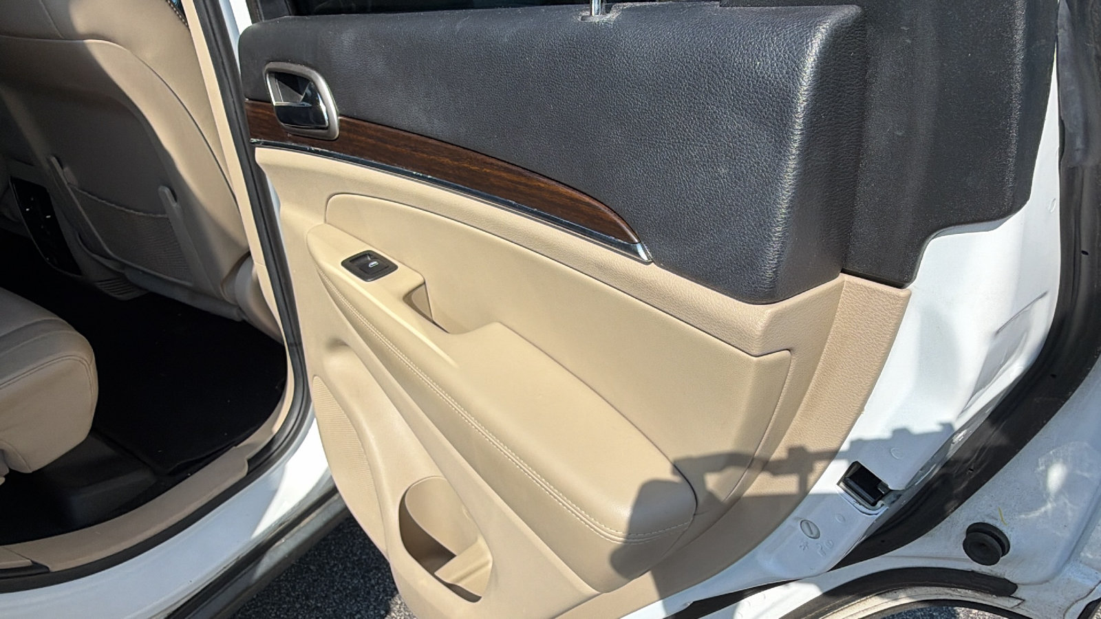 Used 2015 Jeep Grand Cherokee Limited RWD image 21