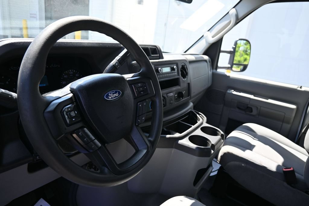 Used 2022 Ford E-350 and Econoline 350 Super Duty w/ Power Windows & Locks Group RWD image 5