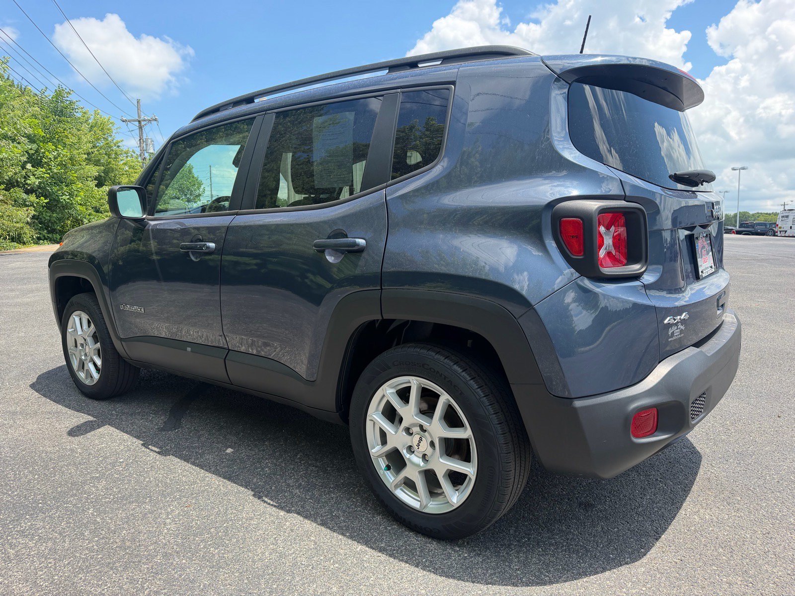 Used 2022 Jeep Renegade Latitude AWD/4WD image 13