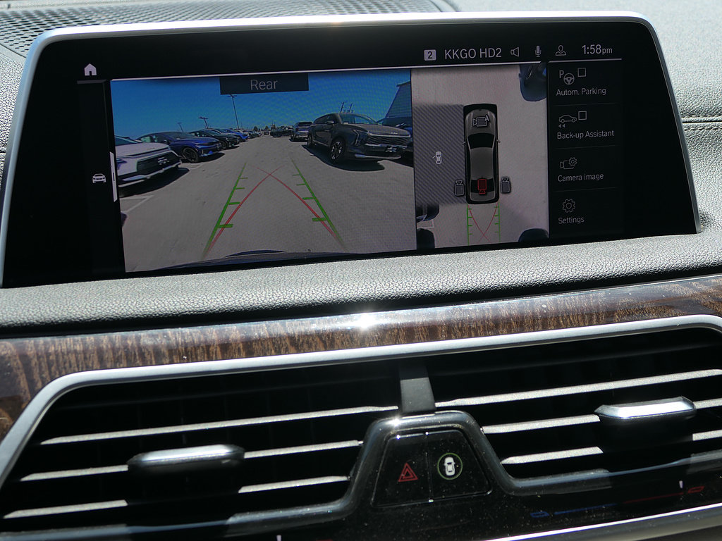 Used 2020 BMW 740i w/ Premium Package RWD image 21