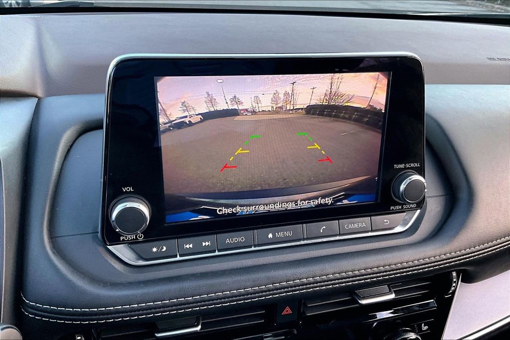 Used 2022 Nissan Rogue SV w/ SV Premium Package image 13