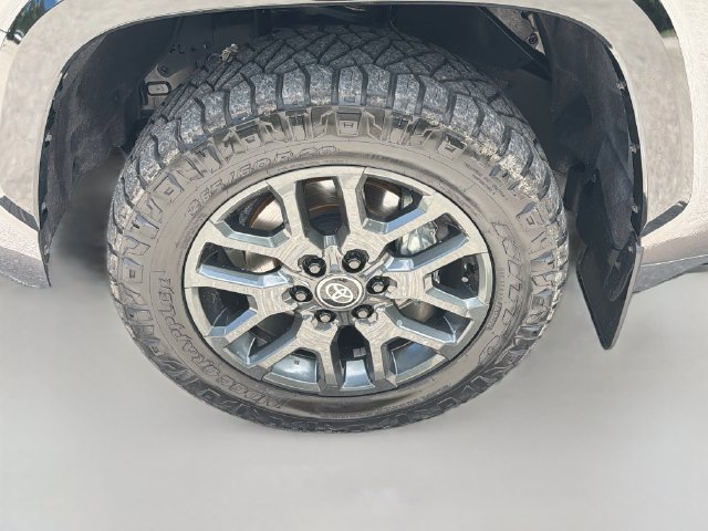 Used 2025 Toyota Tundra Platinum AWD/4WD image 43