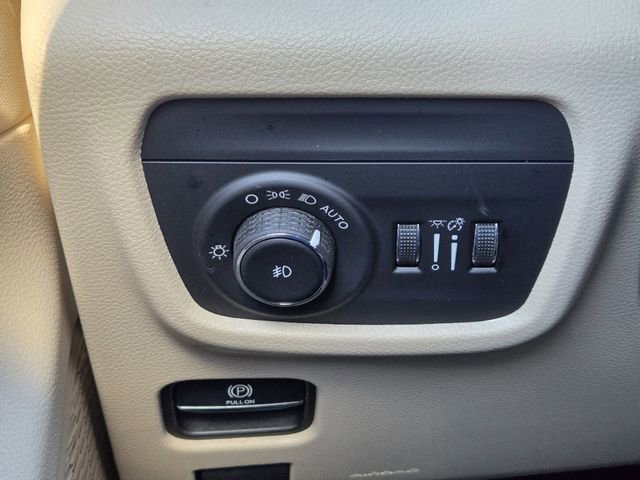 Certified 2023 Jeep Grand Cherokee L Limited image 24