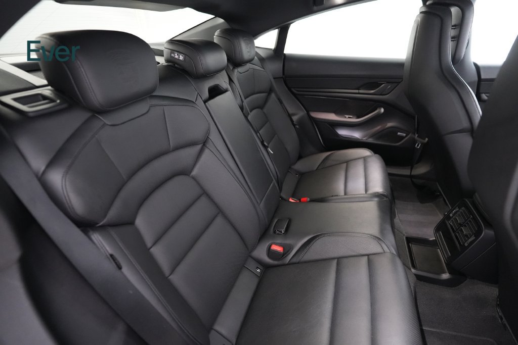 Used 2023 Porsche Taycan RWD image 5