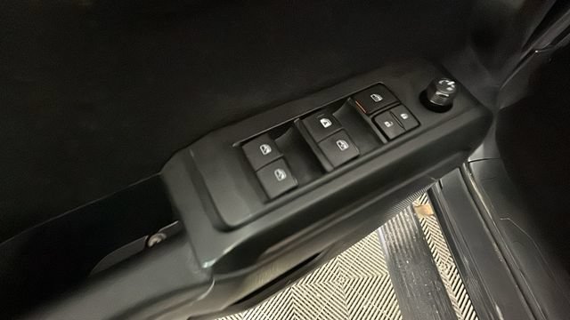 Used 2021 Toyota Tacoma SR AWD/4WD image 10