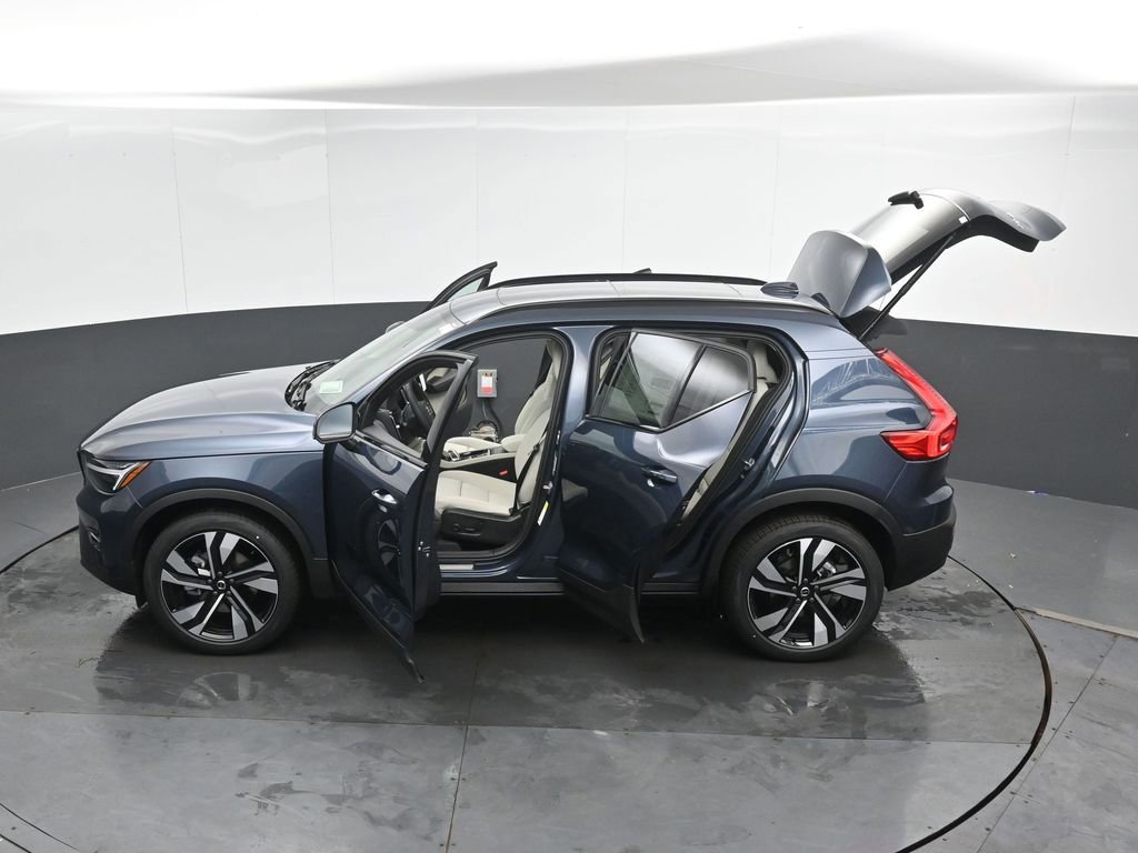 New 2026 Volvo XC40 B5 Ultra w/ Climate Package AWD/4WD image 44