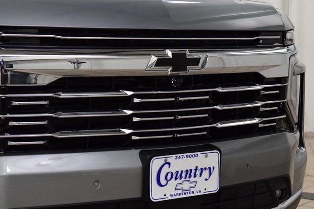 New 2026 Chevrolet Suburban Premier w/ Sun And Tow Package AWD/4WD image 11