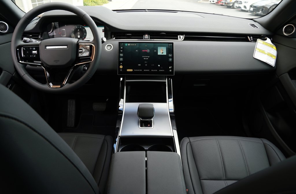 Used 2026 Land Rover Range Rover Evoque S AWD/4WD image 9