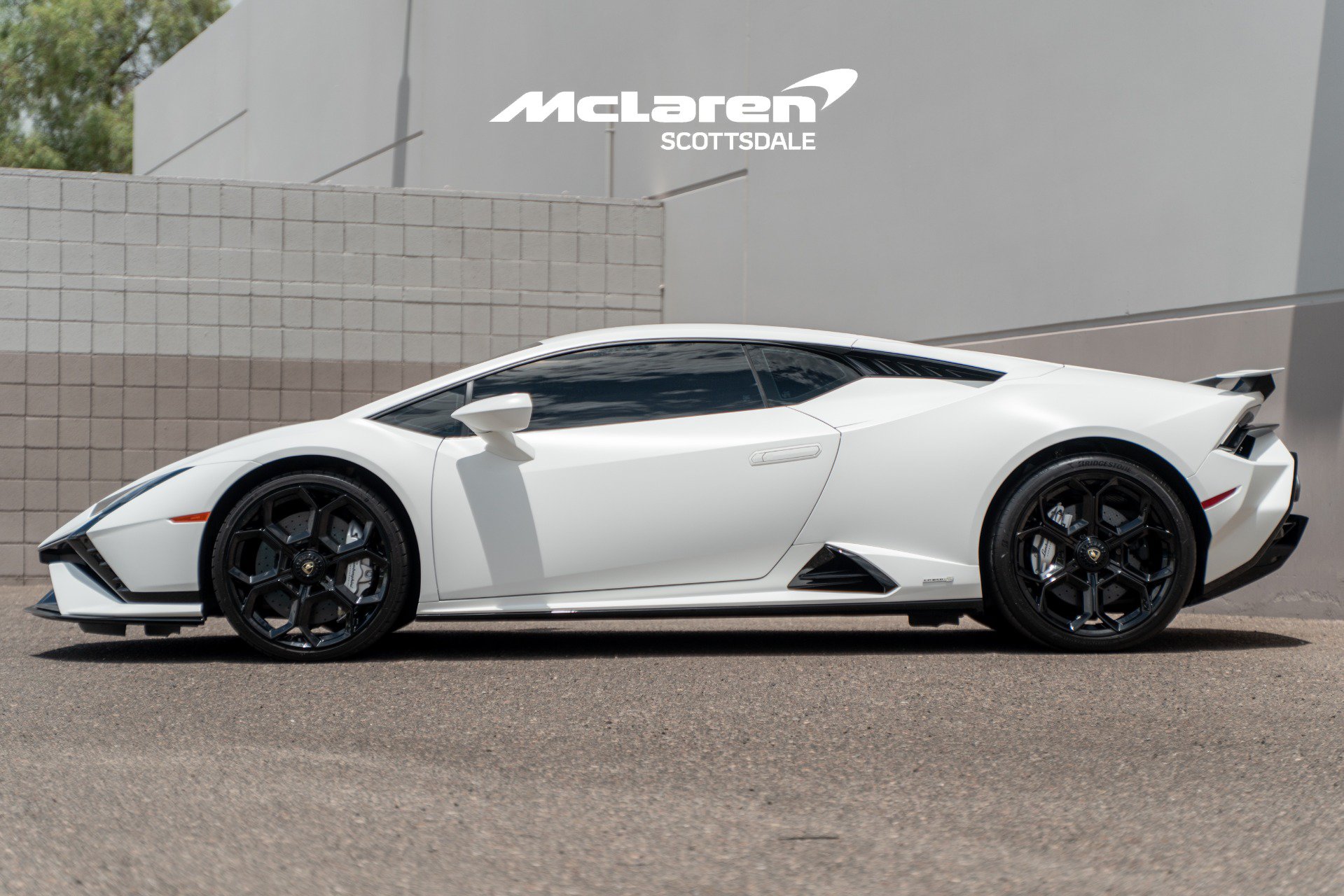 Used 2024 Lamborghini Huracan Tecnica RWD image 4