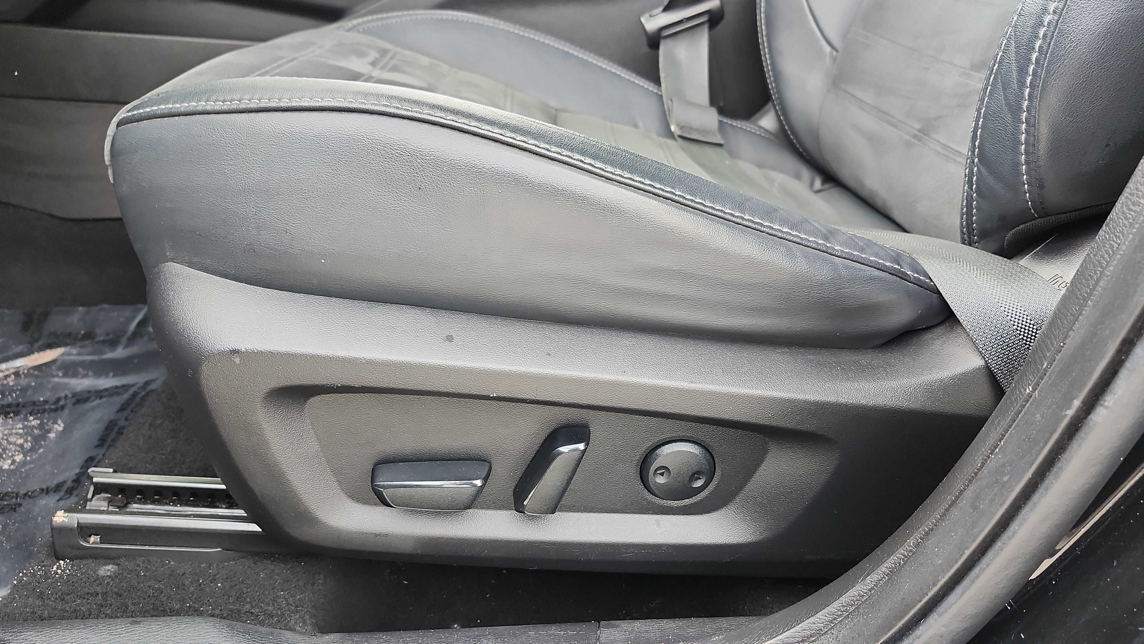 Used 2022 Mitsubishi Outlander SE image 35