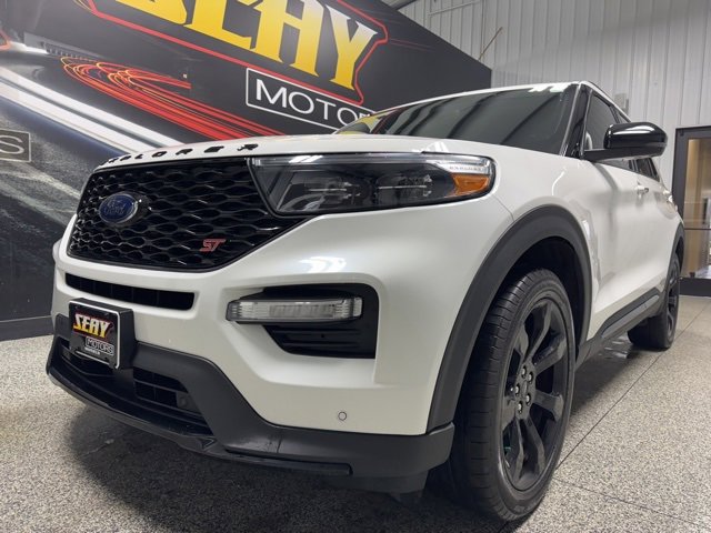 Used 2023 Ford Explorer ST w/ Equipment Group 401A image 2