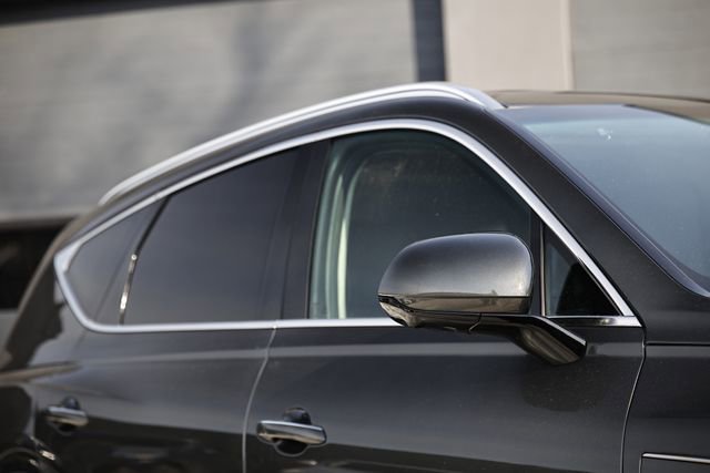 Certified 2025 Genesis GV80 3.5T Prestige image 3