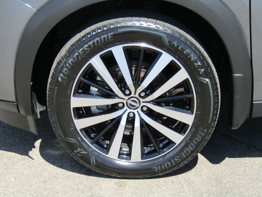 Used 2025 Nissan Pathfinder Platinum w/ Cargo Package AWD/4WD image 7
