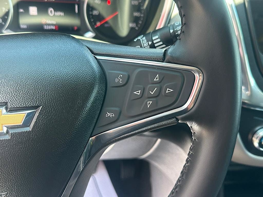 Used 2020 Chevrolet Equinox LT FWD image 23