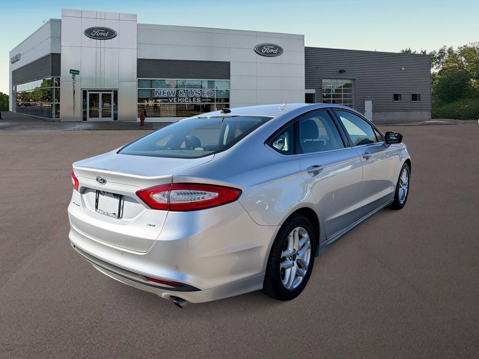 Used 2016 Ford Fusion SE FWD image 9