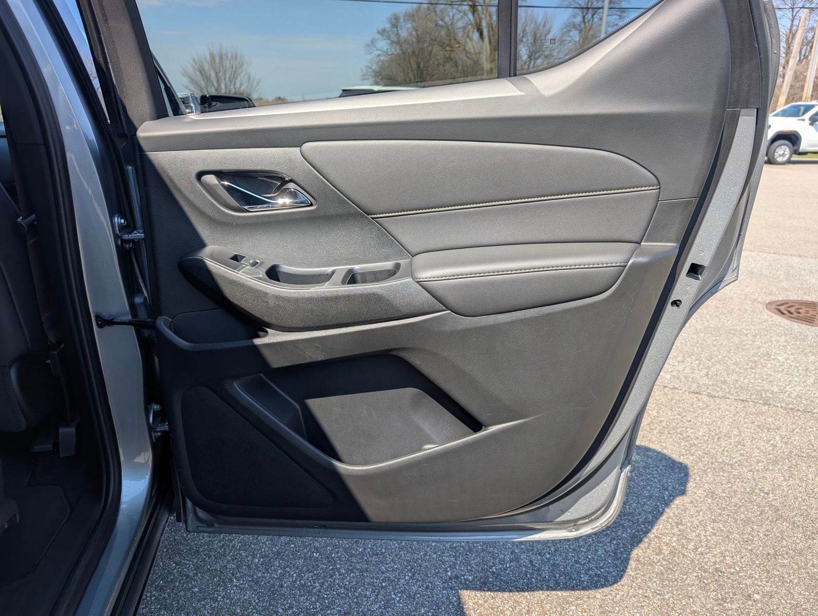 Used 2023 Chevrolet Traverse LT w/ LT Premium Package image 36