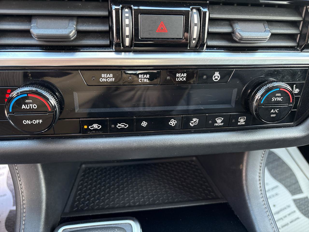 Used 2022 Nissan Pathfinder SL AWD/4WD image 25