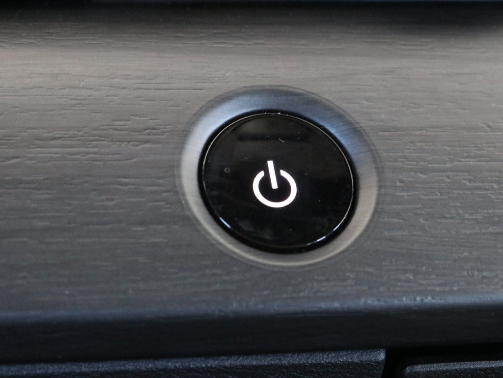 Used 2024 Nissan Ariya AWD image 23