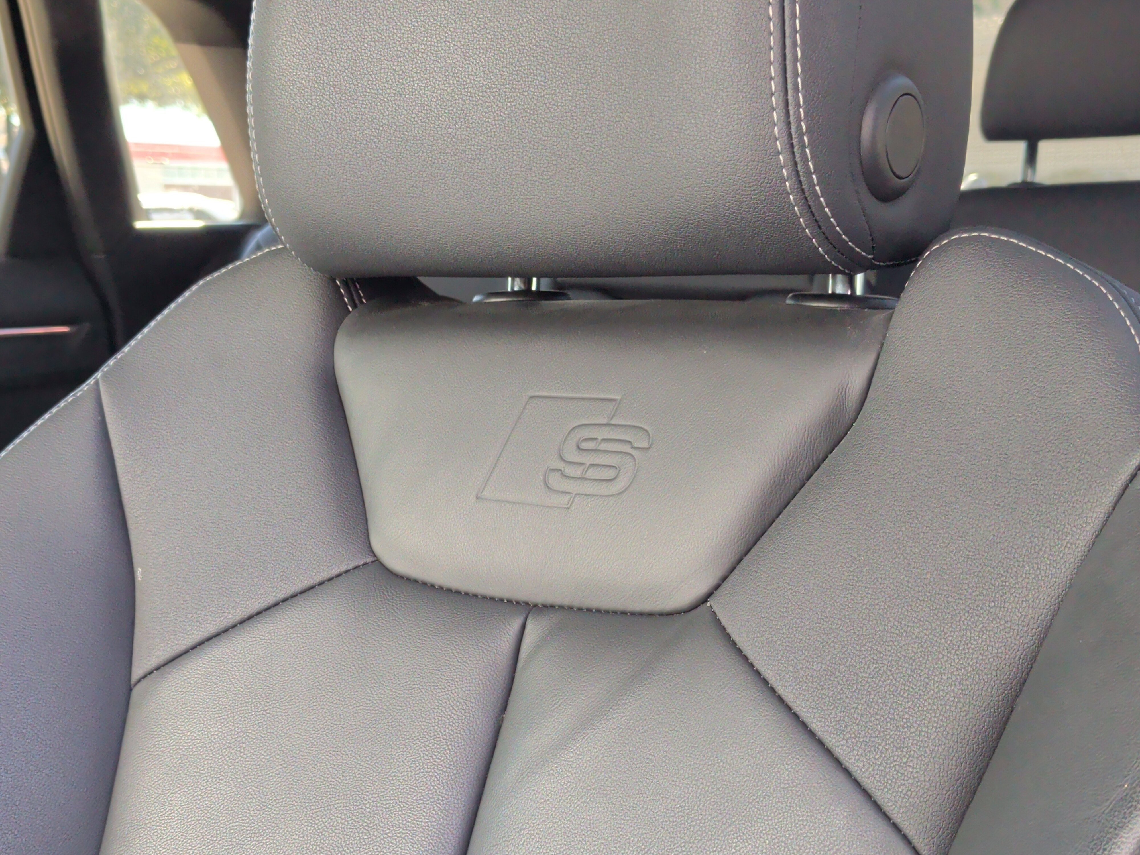 Used 2020 Audi Q3 2.0T Prestige w/ Prestige Package image 28