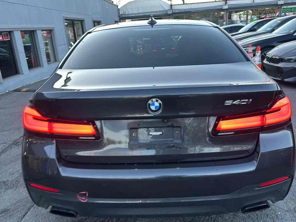 Used 2022 BMW 540i w/ M Sport Package RWD image 5