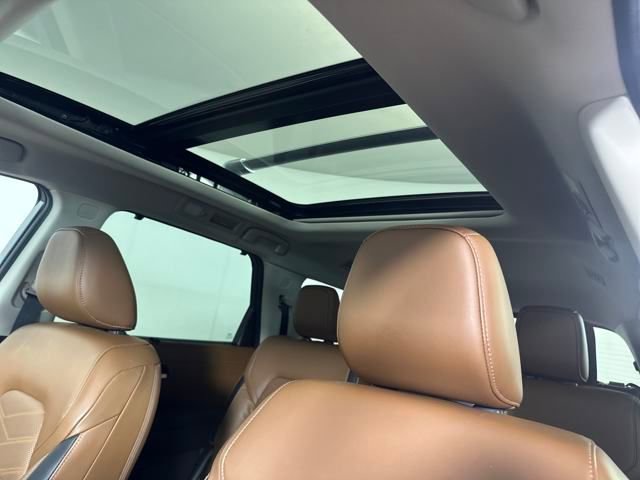 Used 2023 Nissan Pathfinder Platinum w/ Cargo Package image 12