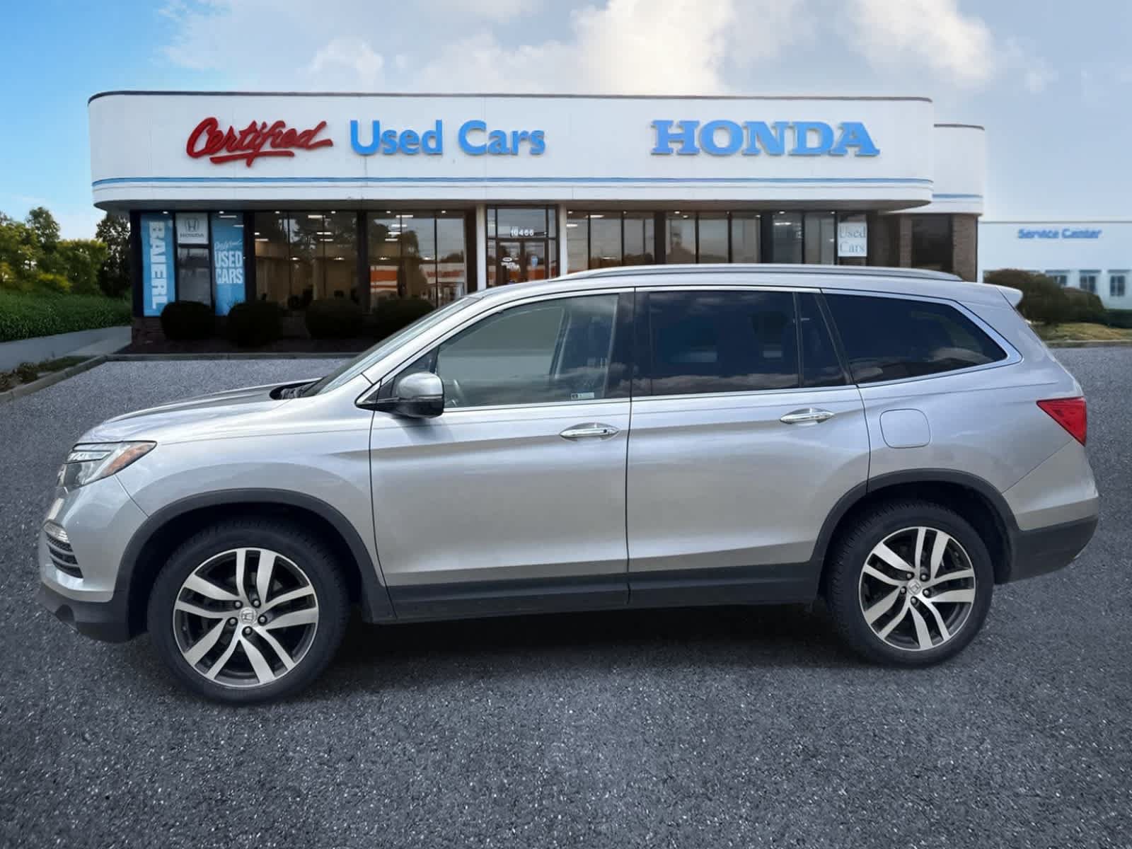 Used 2018 Honda Pilot Elite image 2