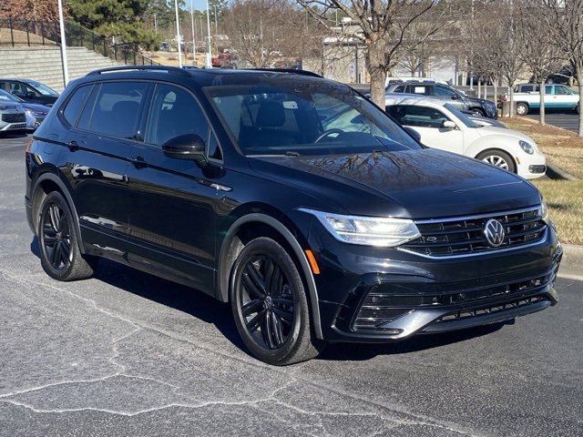 Used 2022 Volkswagen Tiguan SE R-Line image 1