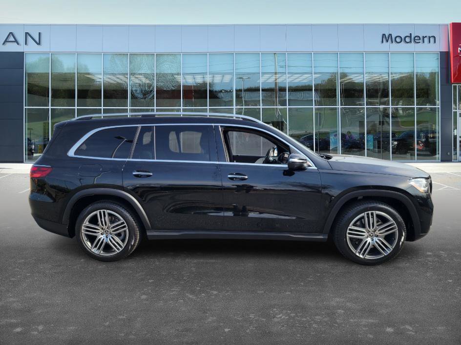 Used 2025 Mercedes-Benz GLS 450 4MATIC image 4