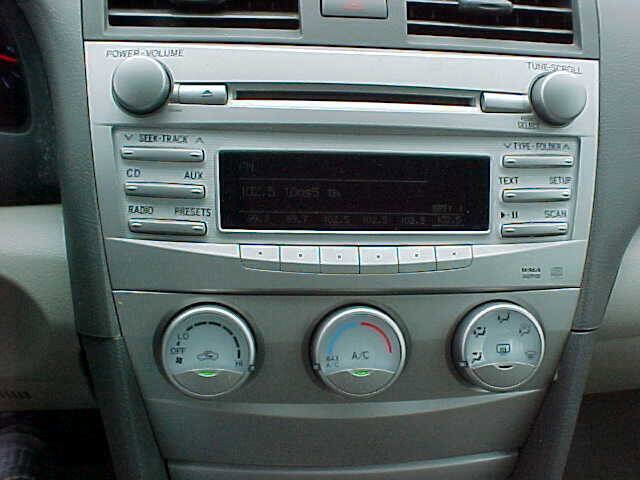 Used 2011 Toyota Camry LE w/ LE Extra-Value Pkg image 25