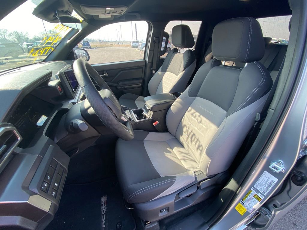 Used 2025 Toyota Tacoma TRD Off-Road image 21