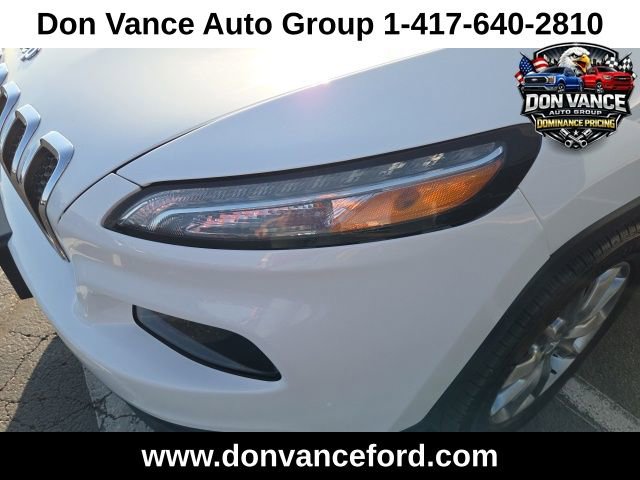 Used 2018 Jeep Cherokee Limited FWD image 38