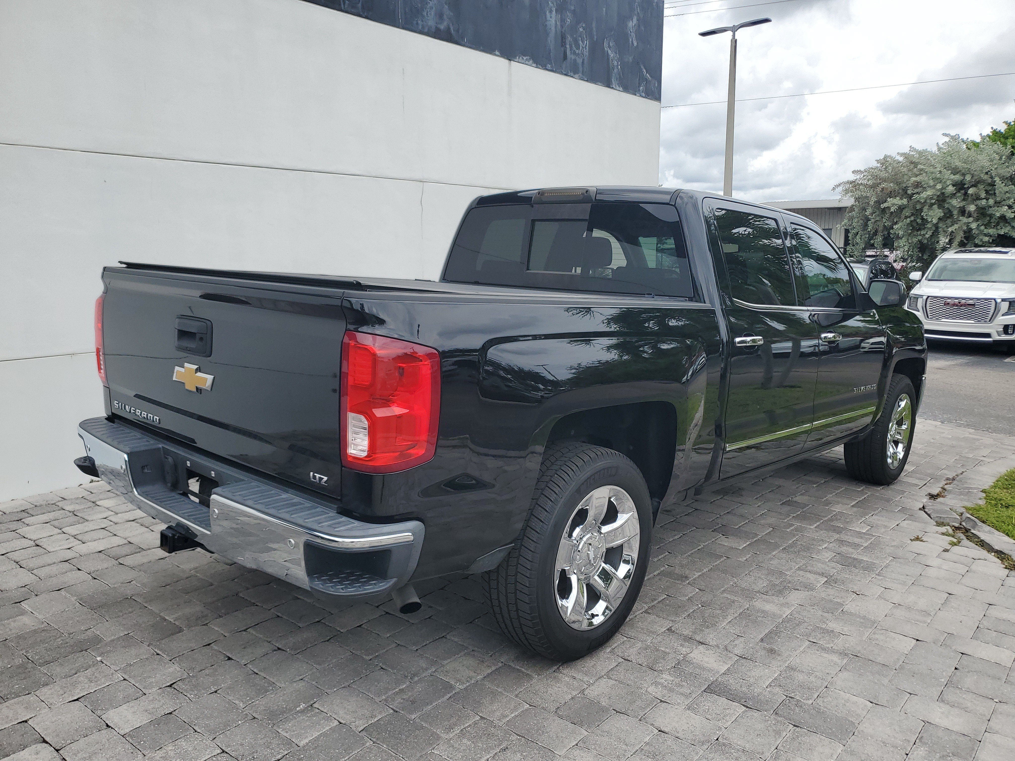 Used 2018 Chevrolet Silverado 1500 LTZ w/ Sport Package RWD image 5