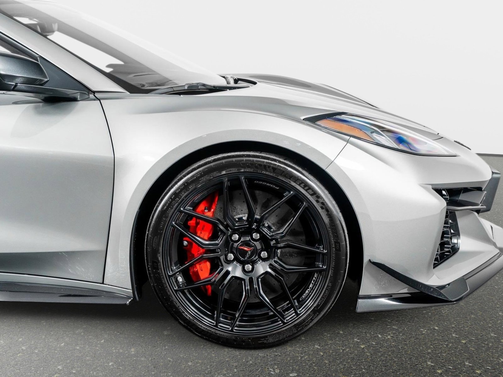 Used 2023 Chevrolet Corvette Z06 w/ Z07 Performance Package RWD image 6