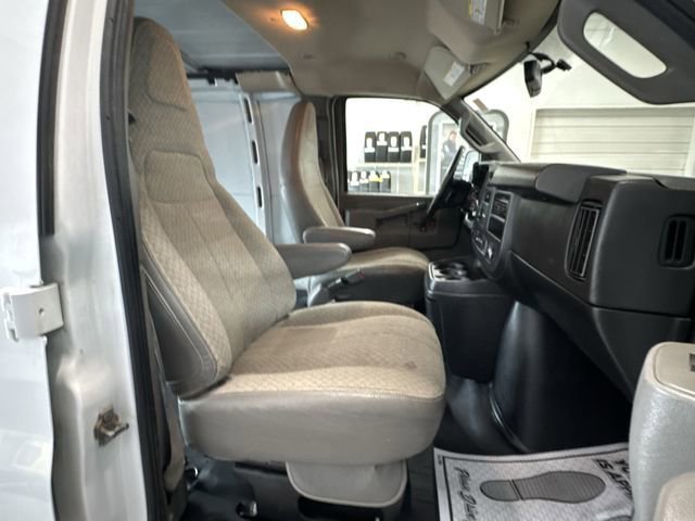Certified 2022 GMC Savana 2500 Extended w/ Driver Convenience Package RWD image 31