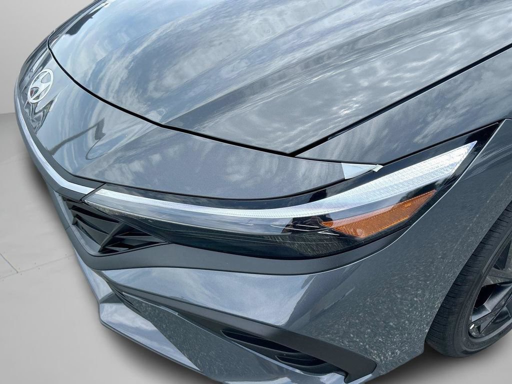 New 2026 Hyundai Elantra Sport FWD image 32